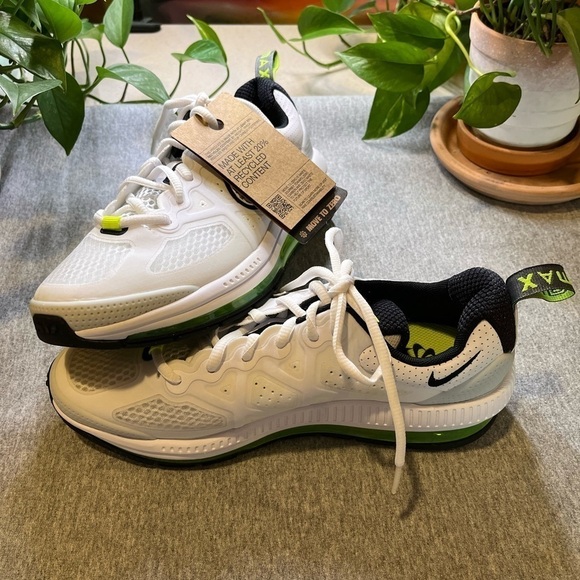 Nike Other - NWT Nike Air Max Shoes-Youth Size 6-White/Green/Black